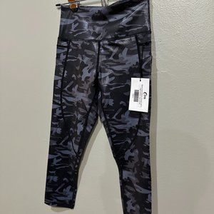ZYIA Black Camo Metallic Pocket LnT Capri